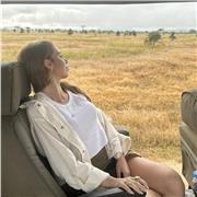 Estudiante de 3º de Medicina en la UV, con C2 de inglés y B2 de francés, ofrece clases de refuerzo hasta Bachillerato.